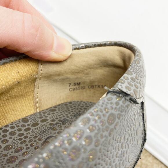 boc Gray Faux Leather Peggy Clogs Women's Sz 7.5 Pebble Print Cushioned Insoles - Picture 8 of 10